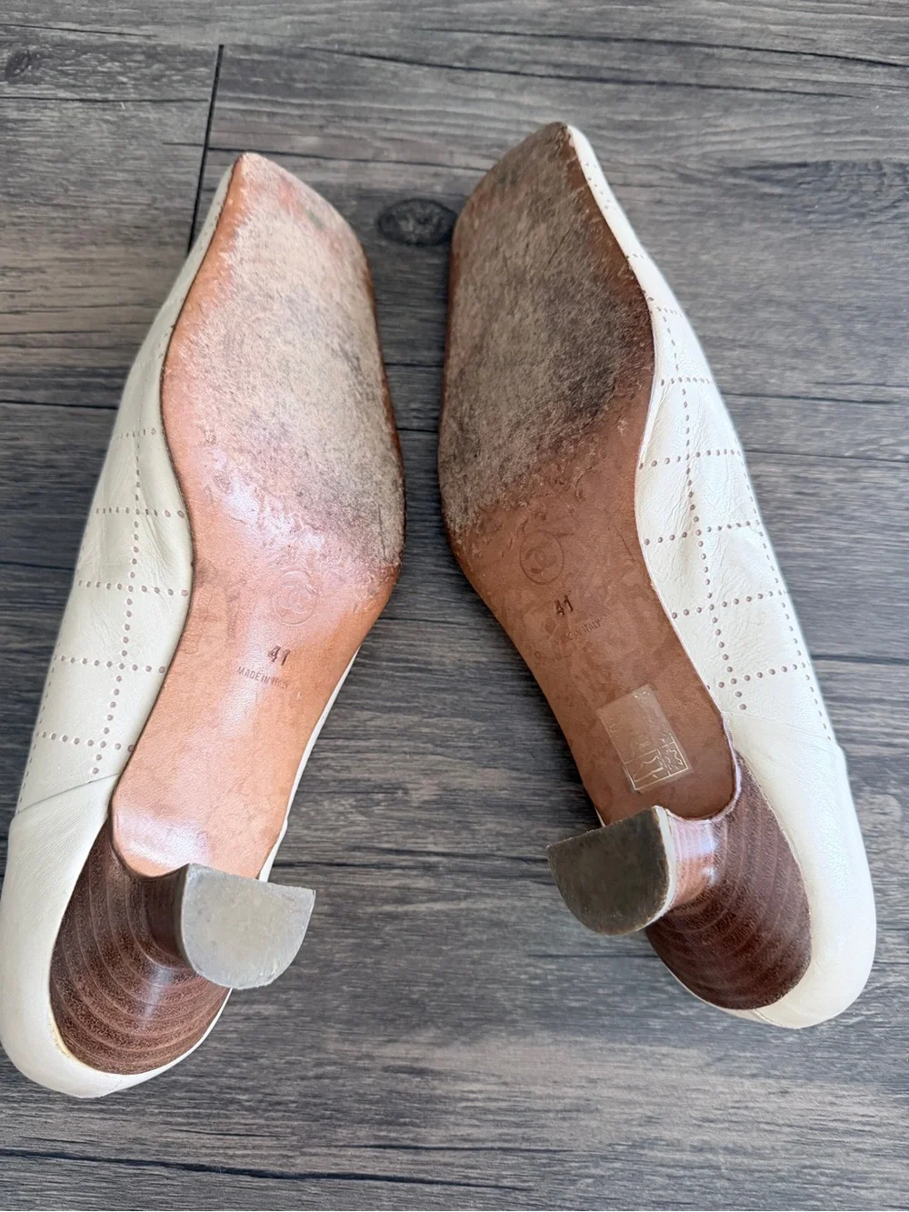 CHANEL Cream Leather Perforated CC Ballet Flats